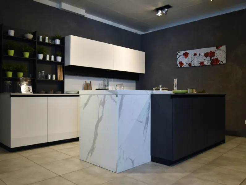 Cucina Evolution color trend-natural design bianca ad isola Stosa cucine