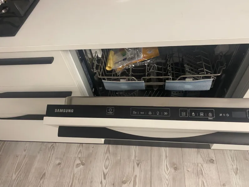 Cucina a prezzo scontato ad angolo moderna Modula laccata Febal