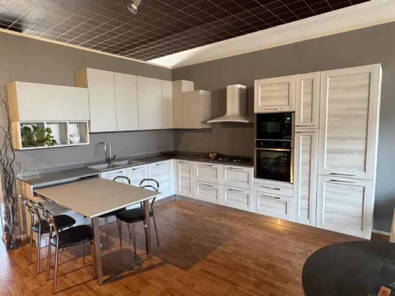 Cucina Fiorella  ad angolo Arrex con un ribasso imperdibile