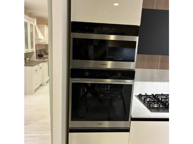 Cucina moderna lineare Colibri Forma 2000 a prezzo scontato