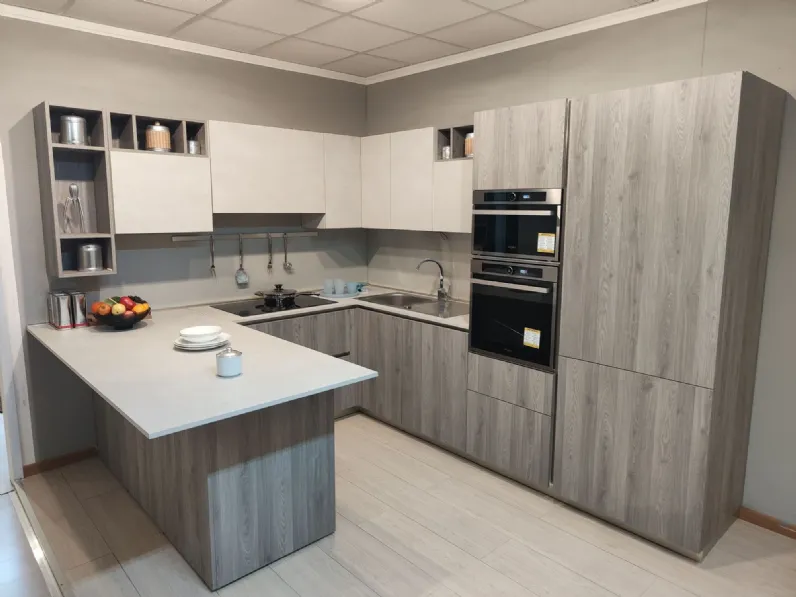 Cucina Space moderna grigio Forma 2000 con penisola scontata 60%