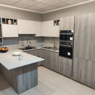 Cucina Space moderna grigio Forma 2000 con penisola scontata 60%