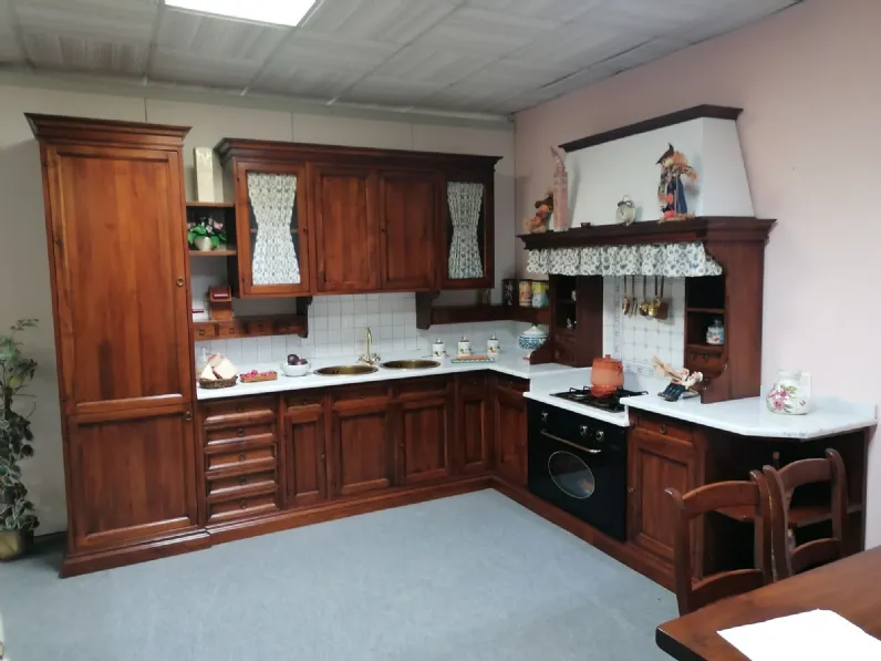 Cucina noce classica ad angolo La cascina Frame a soli 16900