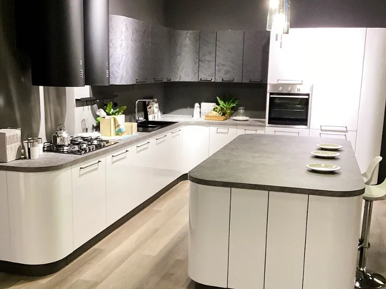 Cucina con isola Mobilturi Gaia SCONTATA 74%