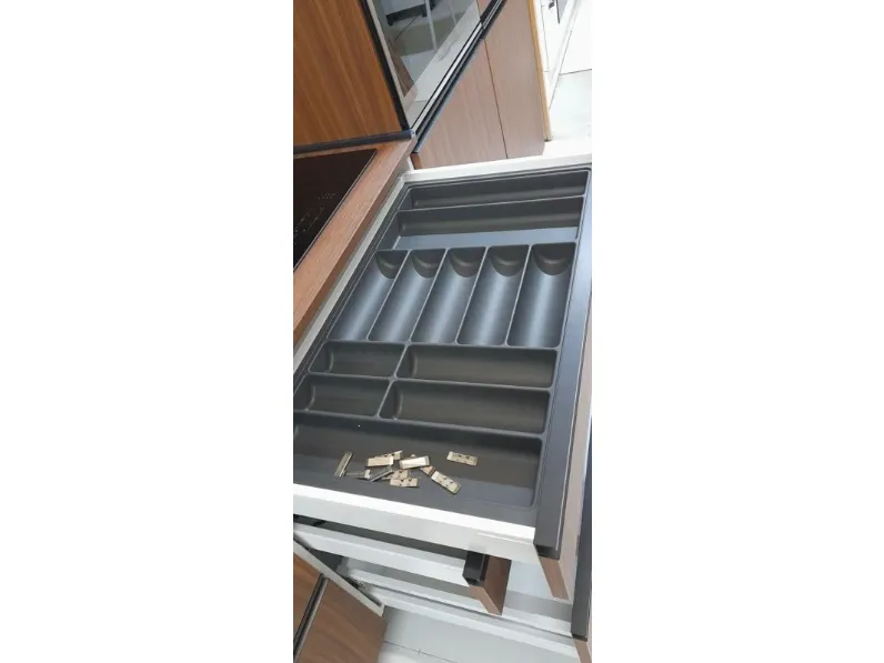 Cucina noce moderna lineare Giannei Nexus tabacco a soli 7190€