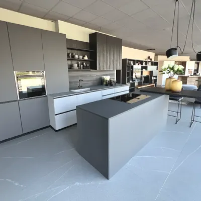 Cucina grigia design con isola Cucina tratto  Meson's cucine in offerta