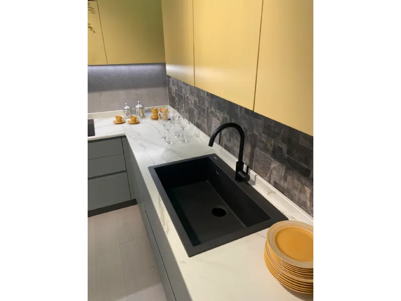 Cucina Arrex moderna ad angolo grigia in laccata opaco Gea