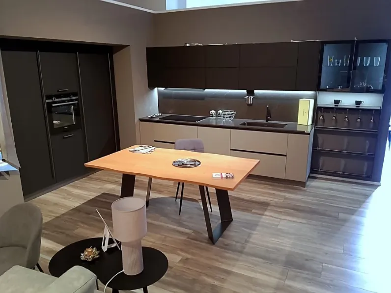Cucina ad angolo in laminato materico a prezzo scontato 33%