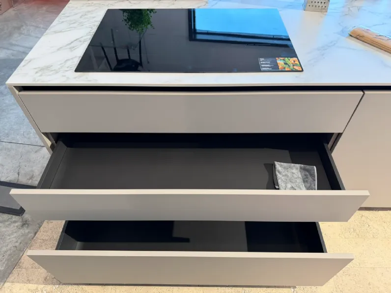 Cucina a PREZZI OUTLET in laccata opaco Binova -56%