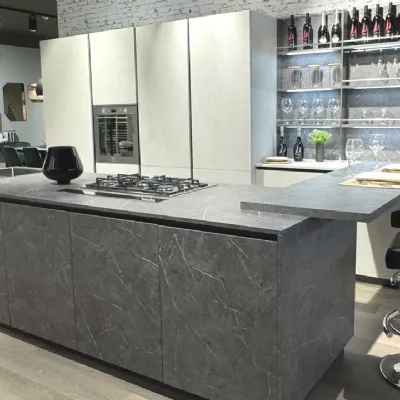 Cucina Tag moderna grigia La casa moderna con isola scontata 60%