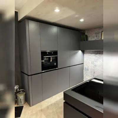 Cucina grigia moderna con penisola Area 22 xl job Dibiesse in offerta