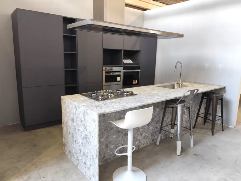 Cucina grigia moderna con penisola Bea orione penisola Arrex scontata