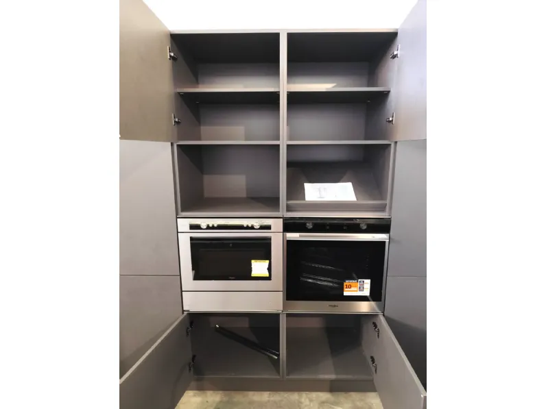 Cucina con penisola moderna grigia Arrex Bea orione penisola a soli 6500 Euro