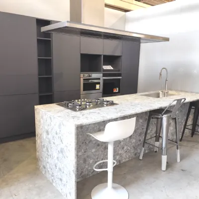 Cucina grigia moderna con penisola Bea orione penisola Arrex scontata