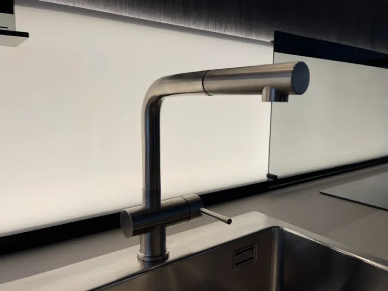 Cucina lineare in melaminico a prezzo ribassato 45%
