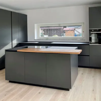 Cucina grigio design ad isola Ingrosso cucine moderne icm31 Primopiano cucine