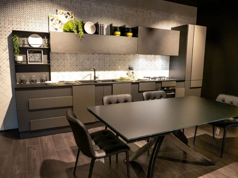 Cucina grigio design lineare Creativa Lube cucine in Offerta Outlet