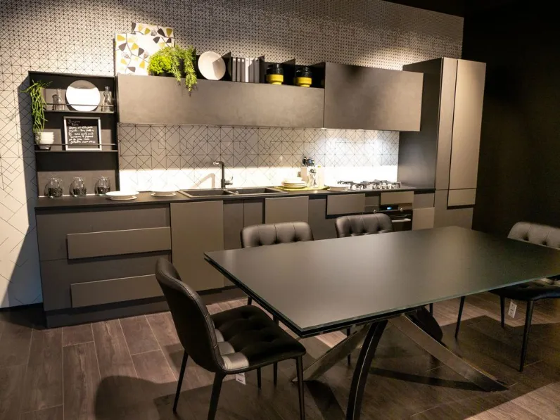 Cucina grigia design lineare Creativa Lube cucine in Offerta Outlet