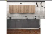 Cucina grigio industriale lineare Cucina  line industrial moderna con colonne  Nuovi mondi cucine