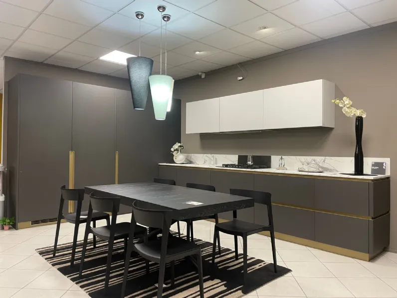 Cucina ad angolo moderna grigia Scavolini Delinea a soli 11600