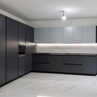 Cucina grigio moderna ad angolo Ingrosso cucine moderne icm42 Primopiano cucine