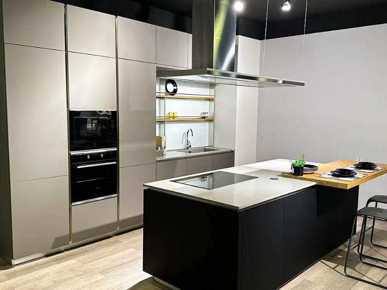Cucina grigio moderna ad isola Lounge pro  Veneta cucine a soli 14300