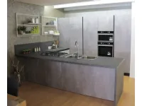 Cucina grigio moderna con penisola Calce grigio e laccato Artigianale in offerta