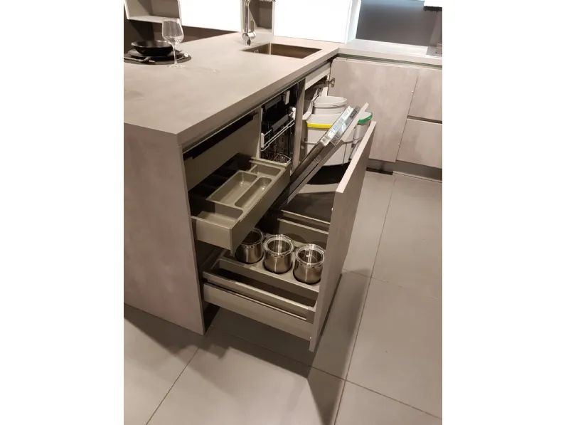 Cucina grigio moderna con penisola Comet-gl hacker Electrolux in Offerta Outlet