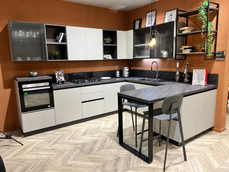 Cucina grigio moderna con penisola Evolution Scavolini a soli 6900