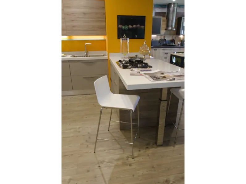 Scopri la cucina Mood Scavolini con sconto del 54%! Un'ottima scelta per l'architetto.