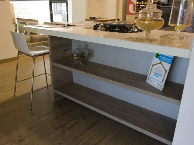 Scopri la cucina Mood Scavolini con sconto del 54%! Un'ottima scelta per l'architetto.