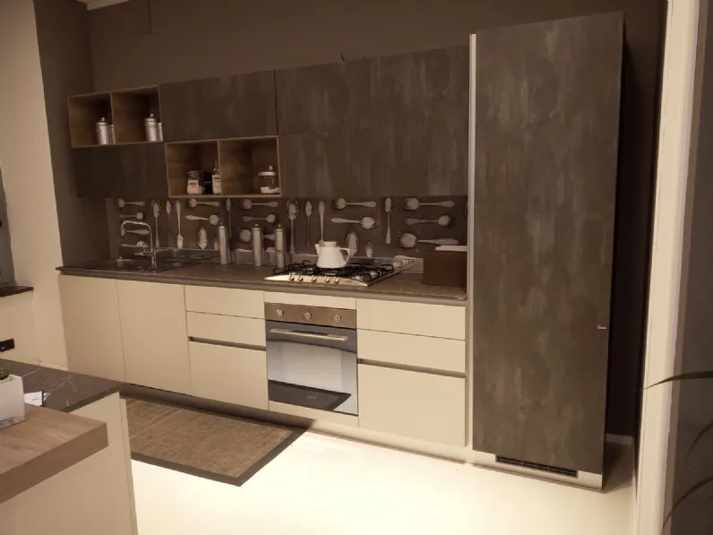 Cucina grigio moderna lineare Liberamente Scavolini