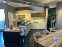 Cucina a prezzo scontato con penisola design Icon air  Ernestomeda