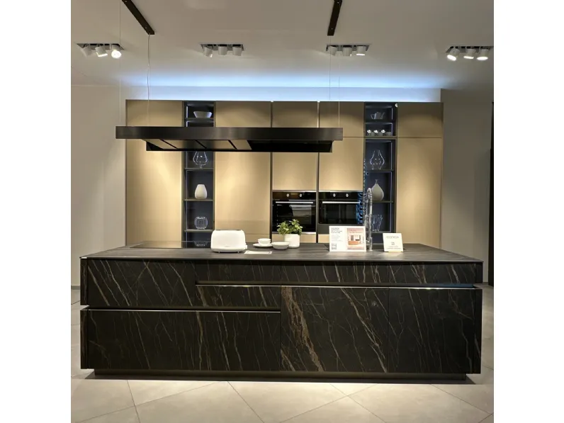 Cucina Iconica con isola Veneta cucine con uno sconto imperdibile