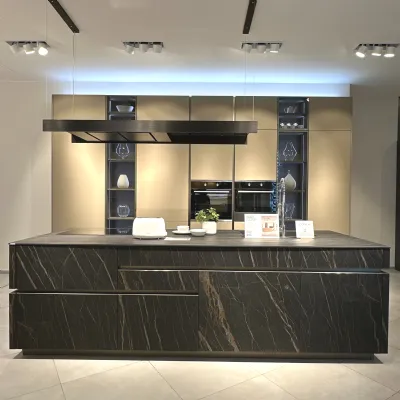 Cucina Iconica con isola Veneta cucine con uno sconto imperdibile