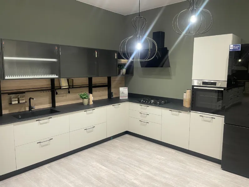 Cucina moderna ad angolo Sax Scavolini a prezzo ribassato