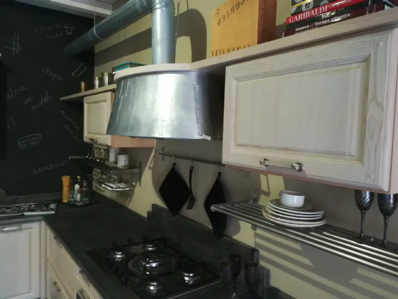Cucina industriale mod. 1956 rovere chiaro Marchi cucine ad angolo  in offerta