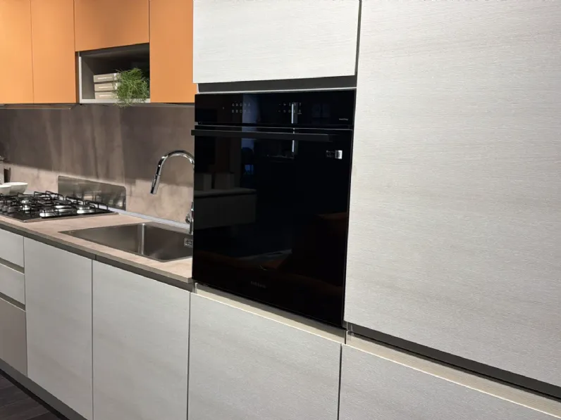 Cucina arancione moderna lineare Jay feel Creo a soli 7000 Euro
