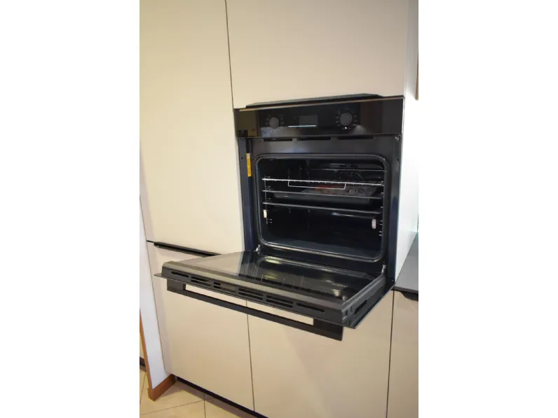Cucina moderna lineare Kalì quadra profilo Arredo3 a prezzo scontato