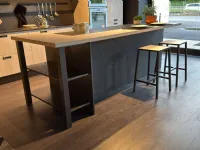 Cucina con isola in laminato materico a prezzo ribassato 52%