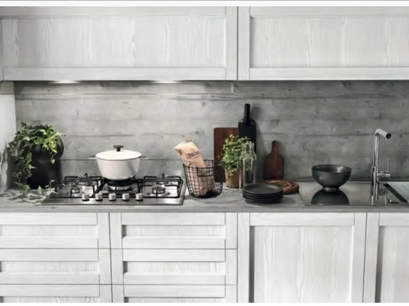 cucina moderna vintage lineare ante legno essenza rovere chiaro e white in offerta no stosa 