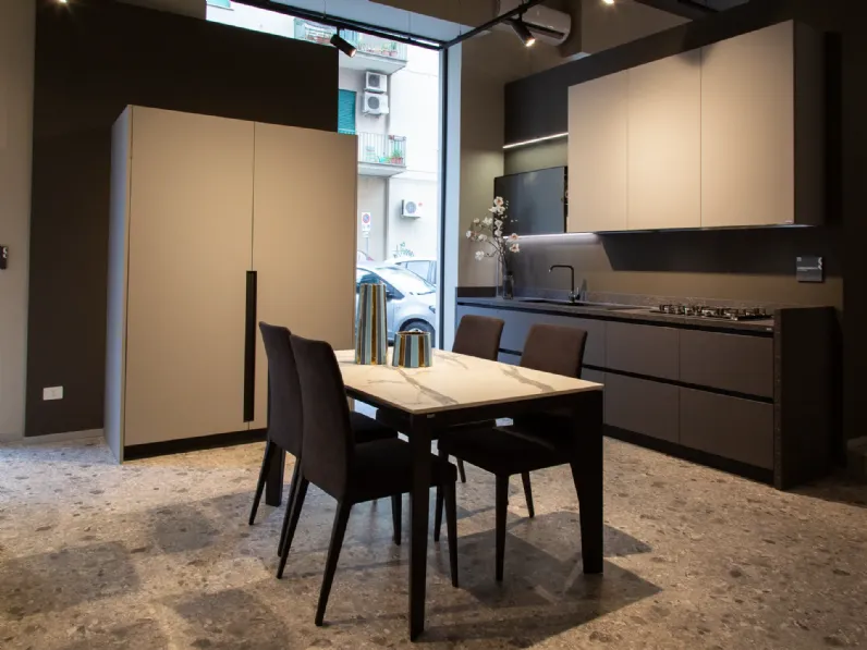 Cucina lineare in laccata opaco a prezzo ribassato 52%