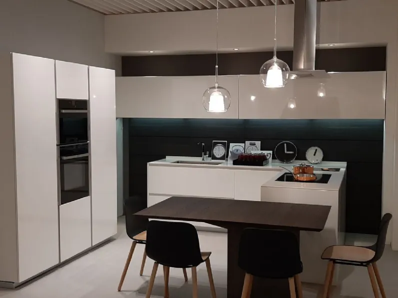 Cucina Light moderna bianca con penisola Modulnova scontata 50%