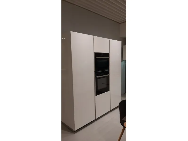 Cucina Light moderna bianca con penisola Modulnova scontata 50%
