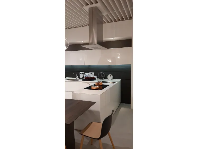 Cucina Light moderna bianca con penisola Modulnova scontata 50%