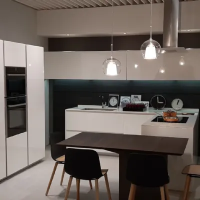 Cucina Light moderna bianca con penisola Modulnova scontata 50%