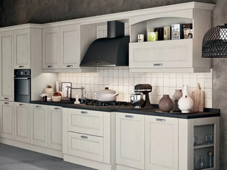 Cucina lineare in legno bianca Asolo a prezzo ribassato