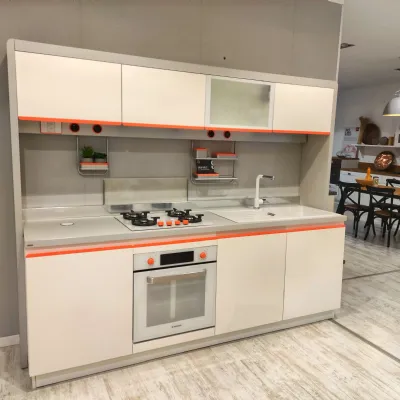 Scopri la cucina Scavolini in nobilitato a -51%! Outlet prezzi!