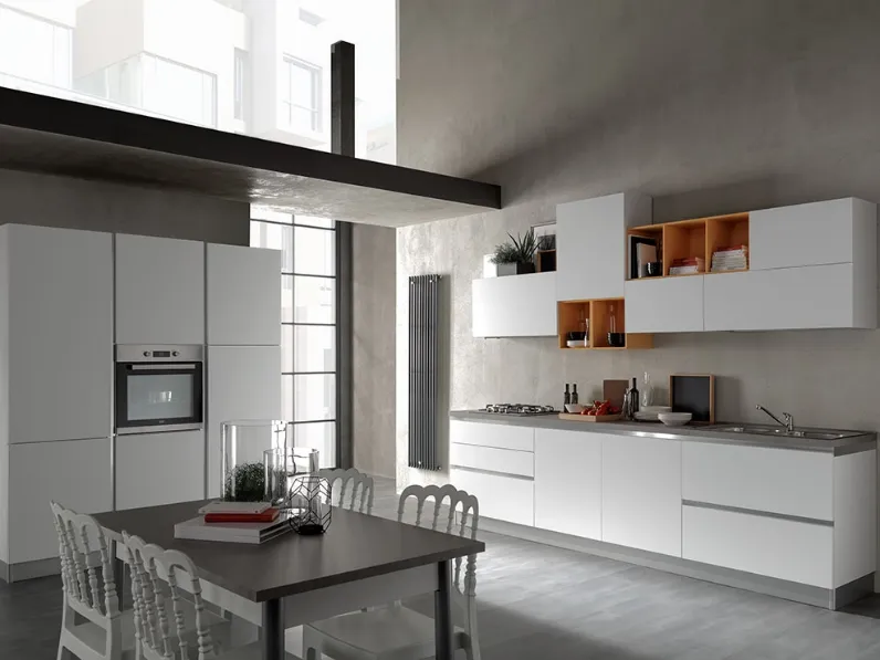 Cucina lineare in laminato opaco bianca Delicata a prezzo ribassato