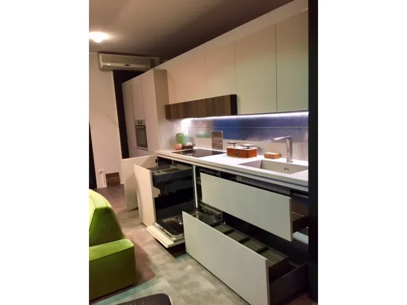 Cucina lineare in laccato opaco a prezzo ribassato 44%